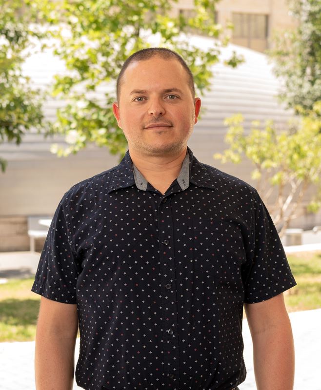 Dr. Zvi Yaari