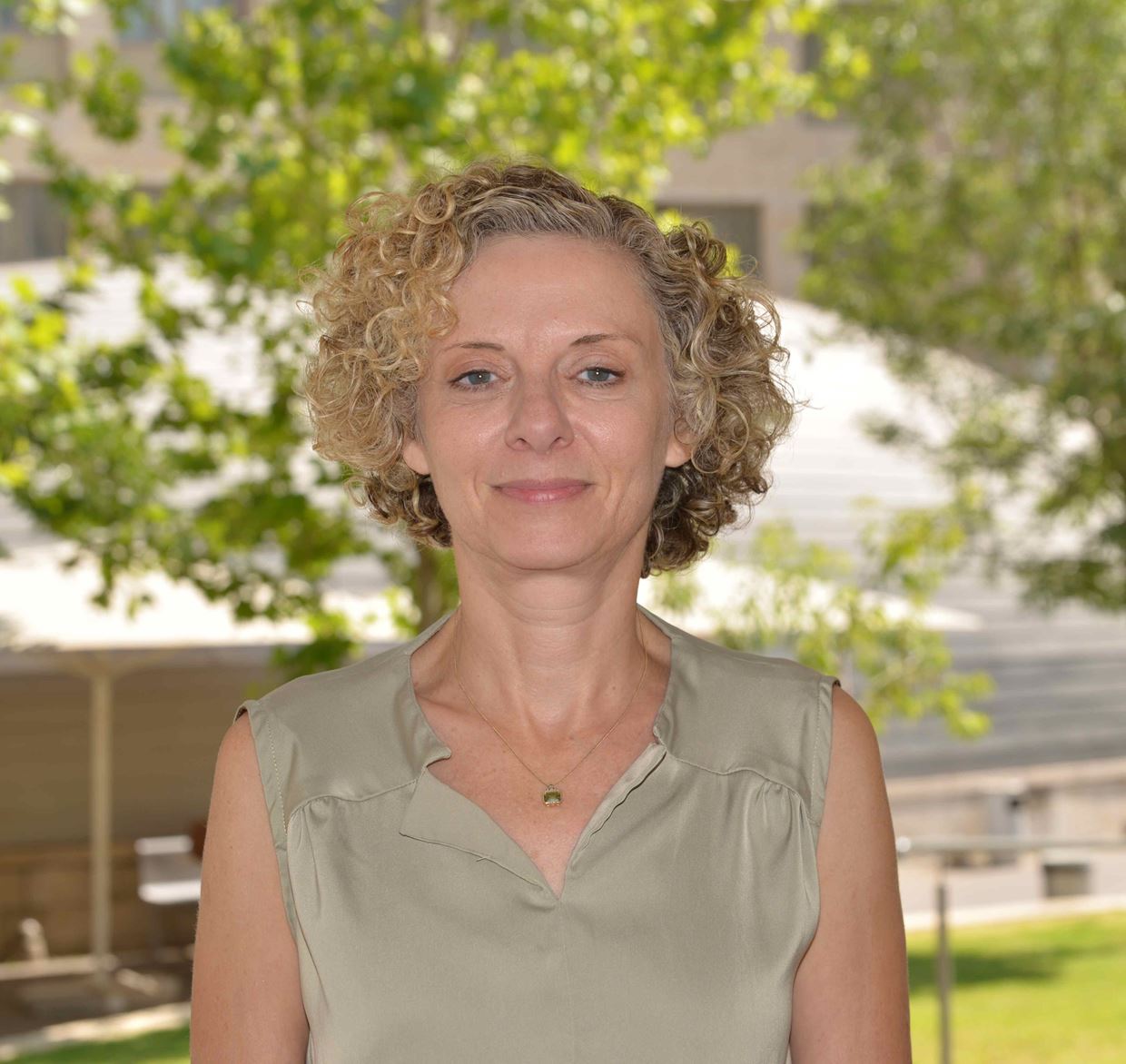 Dr. Victoria Rotshild
